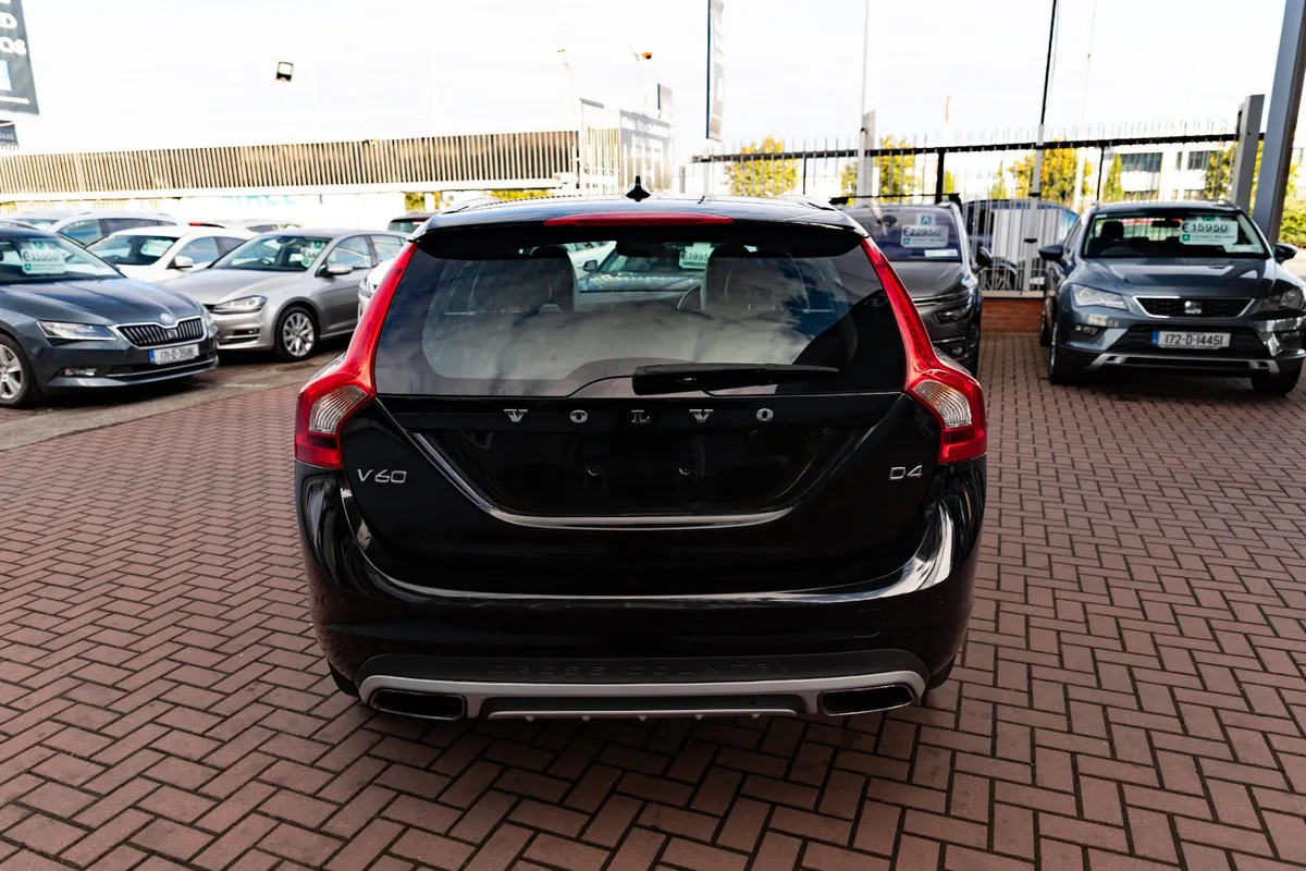 VOLVO V60 2.0D4 SE LUXURY DELUXE 5DR ESTATE AUTOMA - Image 4