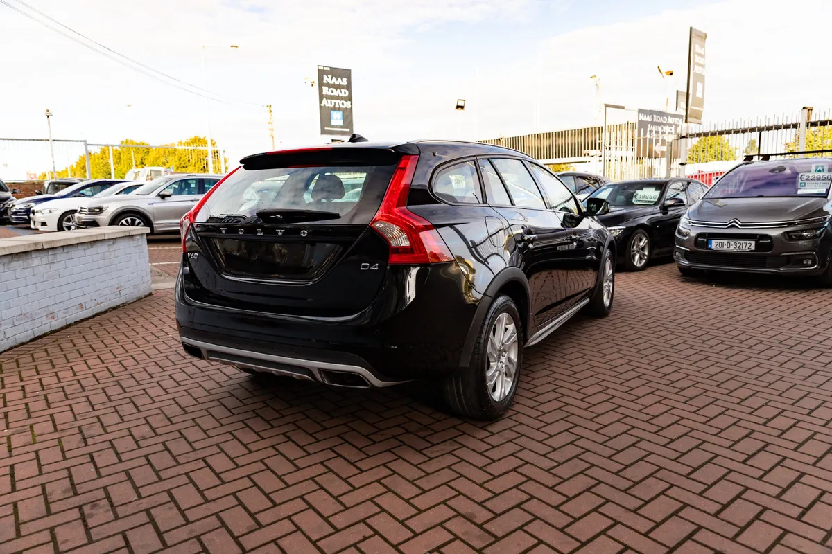 VOLVO V60 2.0D4 SE LUXURY DELUXE 5DR ESTATE AUTOMA - Image 3