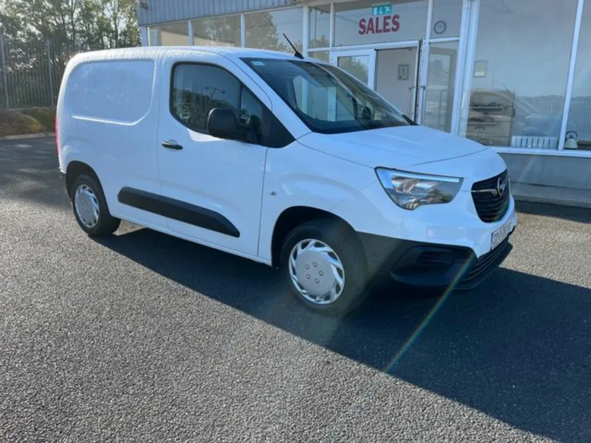 Opel Combo L1h1-1.5 100ps-dsl-6sp-my22 5D - Image 1