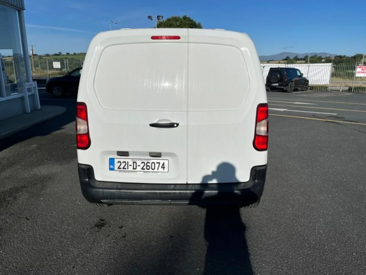 Opel Combo L1h1-1.5 100ps-dsl-6sp-my22 5D - Image 3