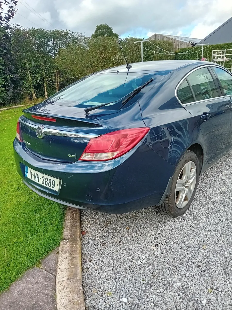 Car for breaking - Image 1