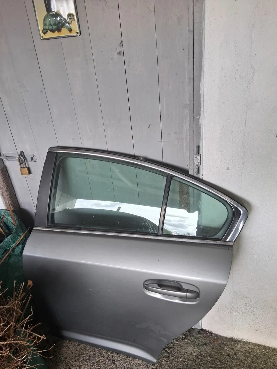 Toyota Avensis 2013 grey passenger side rear door