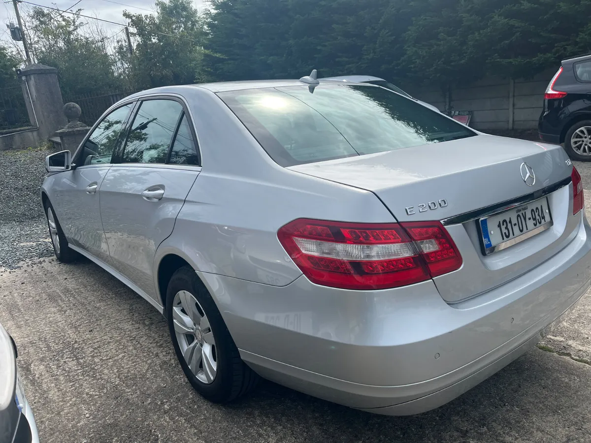Mercedes-Benz E-Class 2013 - Image 3