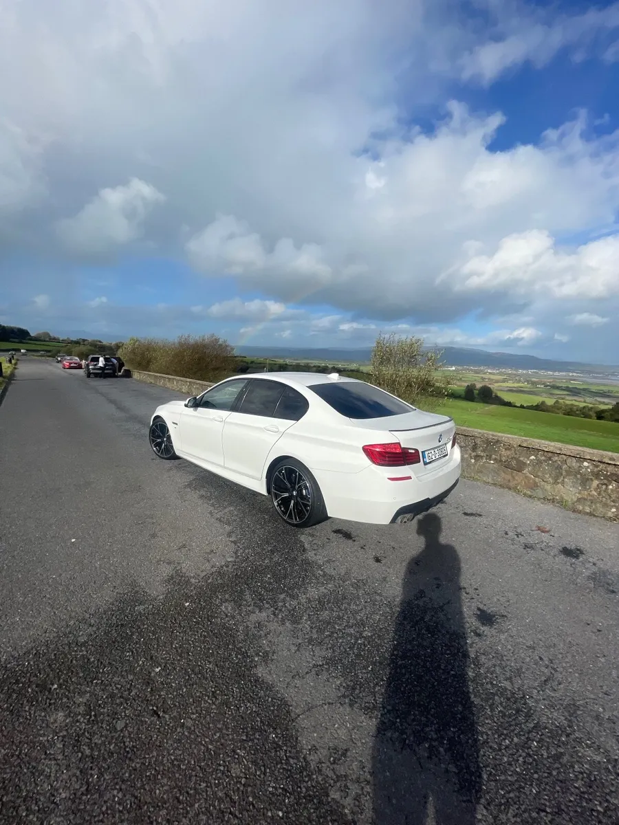 BMW 5-Series 2016 - Image 2