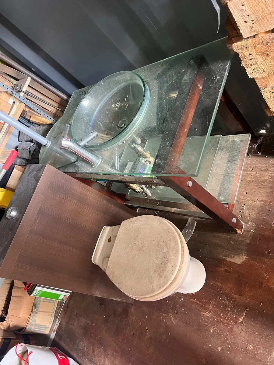 Toilet and sink - Image 2