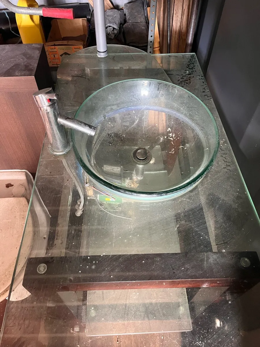 Toilet and sink - Image 3