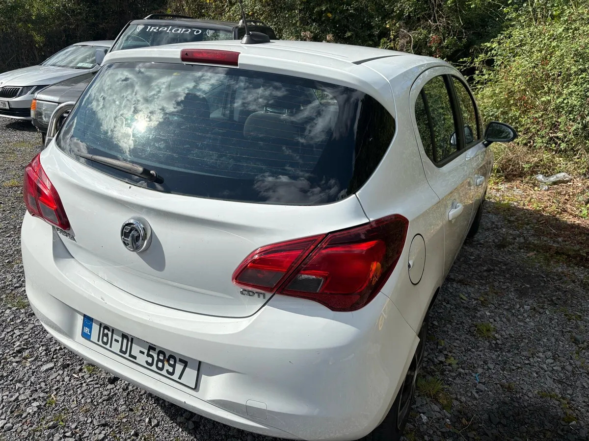 Car - Image 3