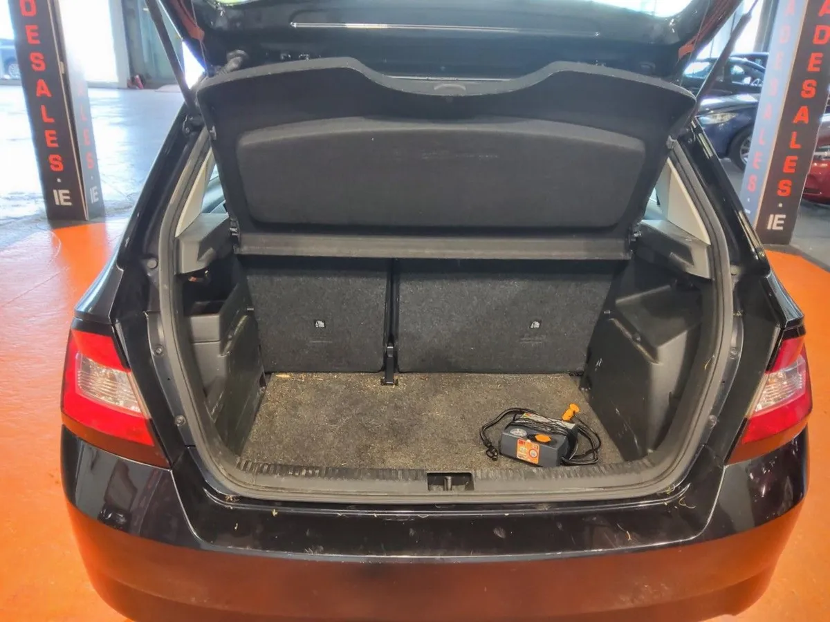 Skoda Fabia 1.0 MPI 60 BHP Style - Image 4