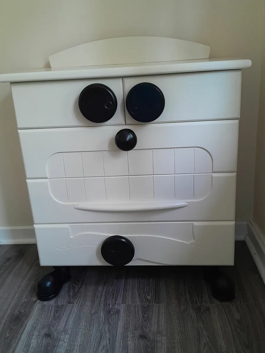Children's bedroom furniture - Image 1