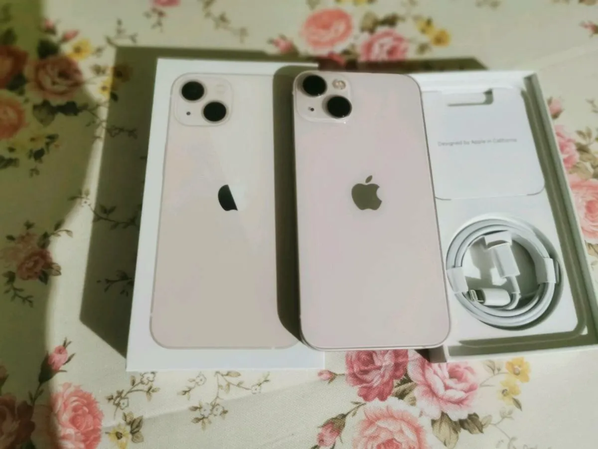 iPhone 15 - Image 3