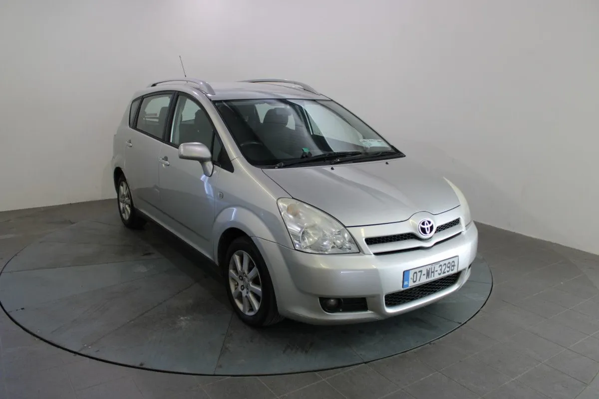 Toyota Corolla 1.6 Vvt-i Luna Sport 7 Seats - Image 1