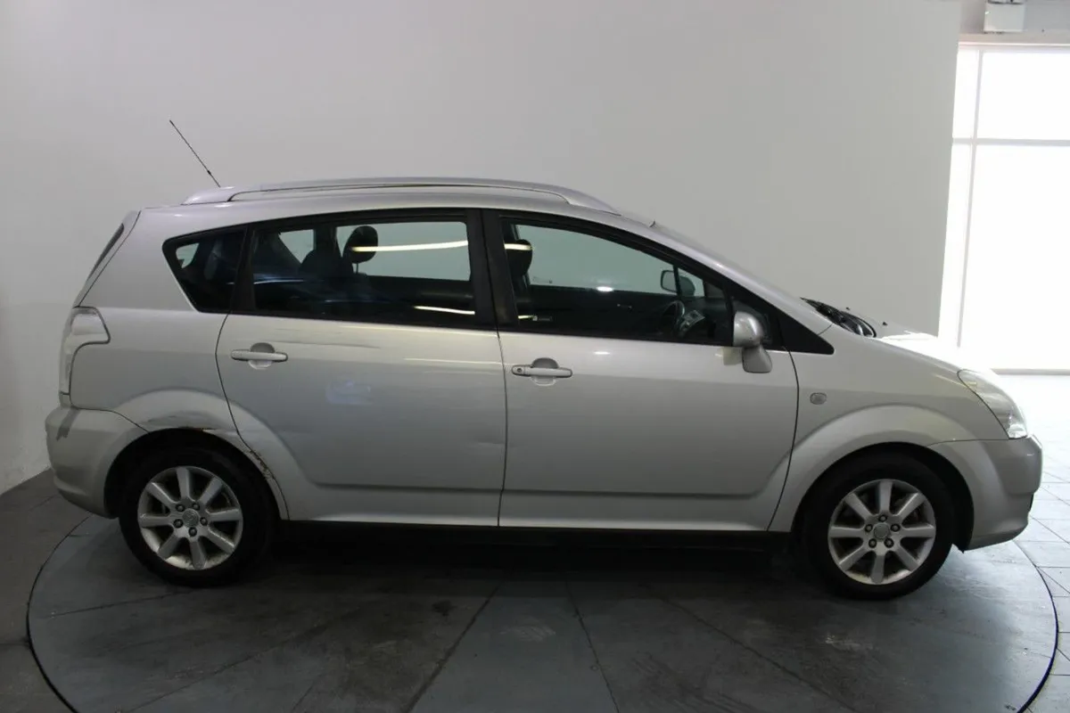 Toyota Corolla 1.6 Vvt-i Luna Sport 7 Seats - Image 3