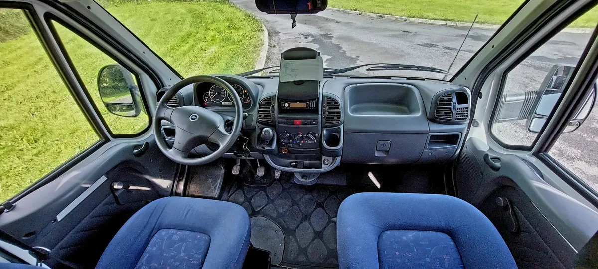 2006 KNAUS SUN TRAVELLER MOTORHOME - Image 2