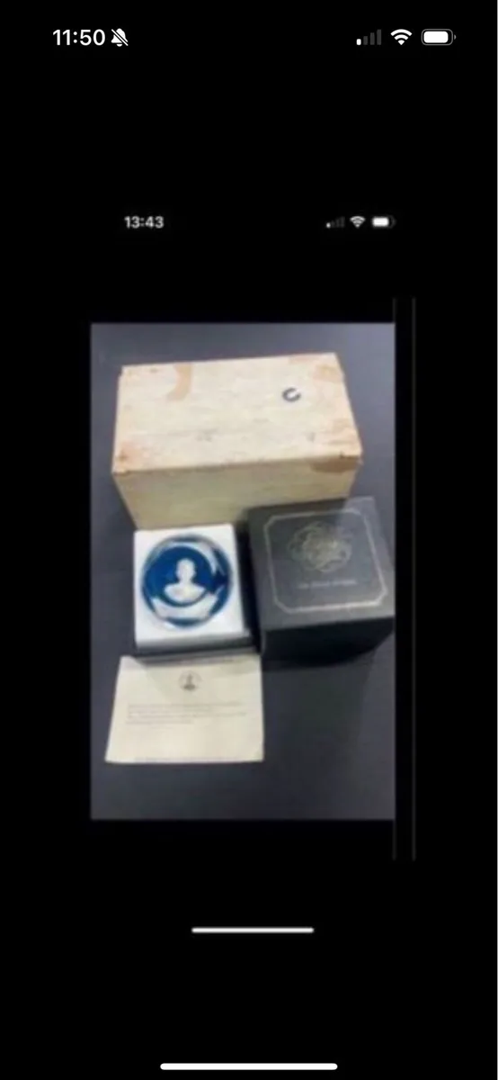 4 pinches baccarat commemorative paperweights - Image 2