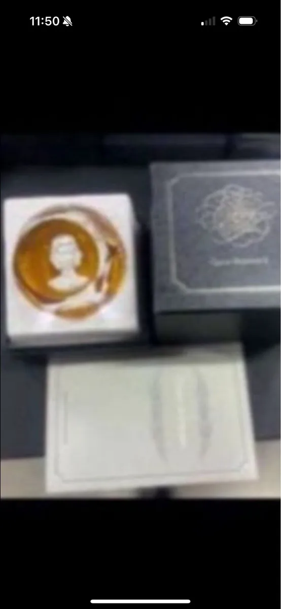 4 pinches baccarat commemorative paperweights - Image 4