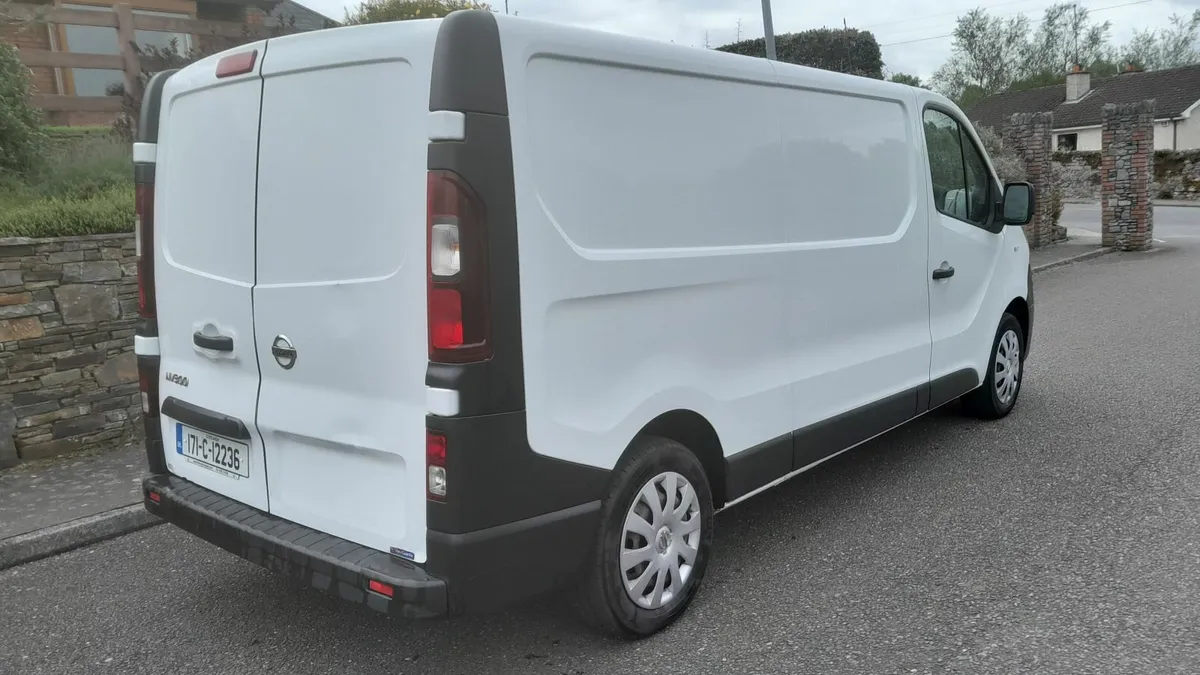 2017 Nissan nv300 L,w,b - Image 4