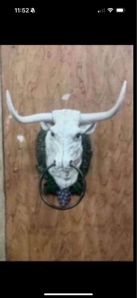 Bull door knocker - Image 1