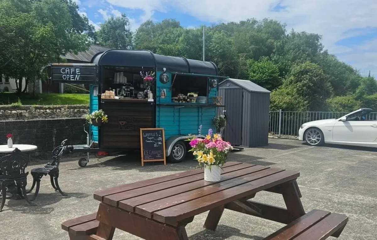 Coffee and food Trailer horsebox - Image 1