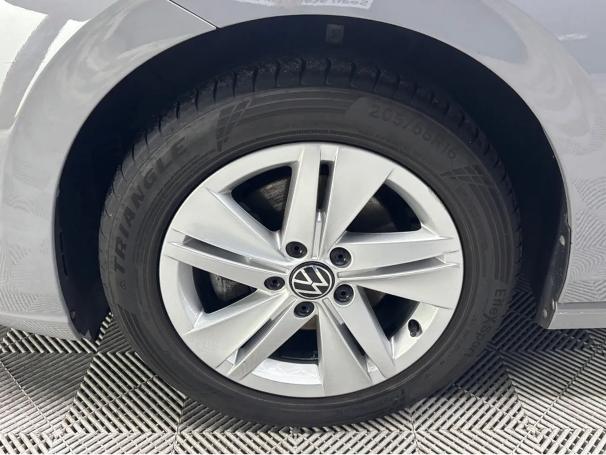 Volkswagen Golf COMFORT 2.0 TDI 115HP 5DR - Image 4