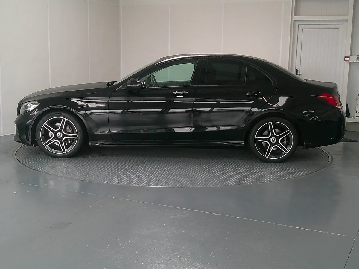 Mercedes-Benz C-Class 2019 - Image 4