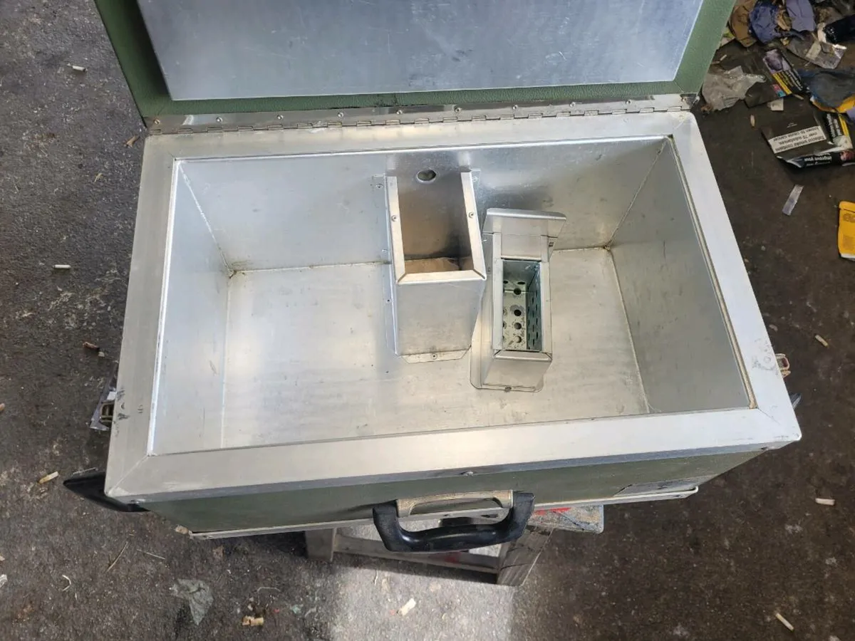 Vintage British army cooler - Image 4