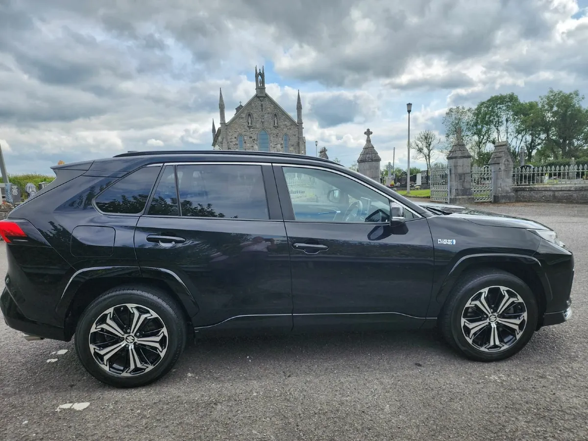 SUZUKI ACROSS/RAV4 PHEV NOV 2021 with warranty - Image 4