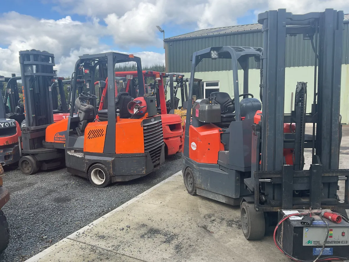 FORKLIFT - Image 1