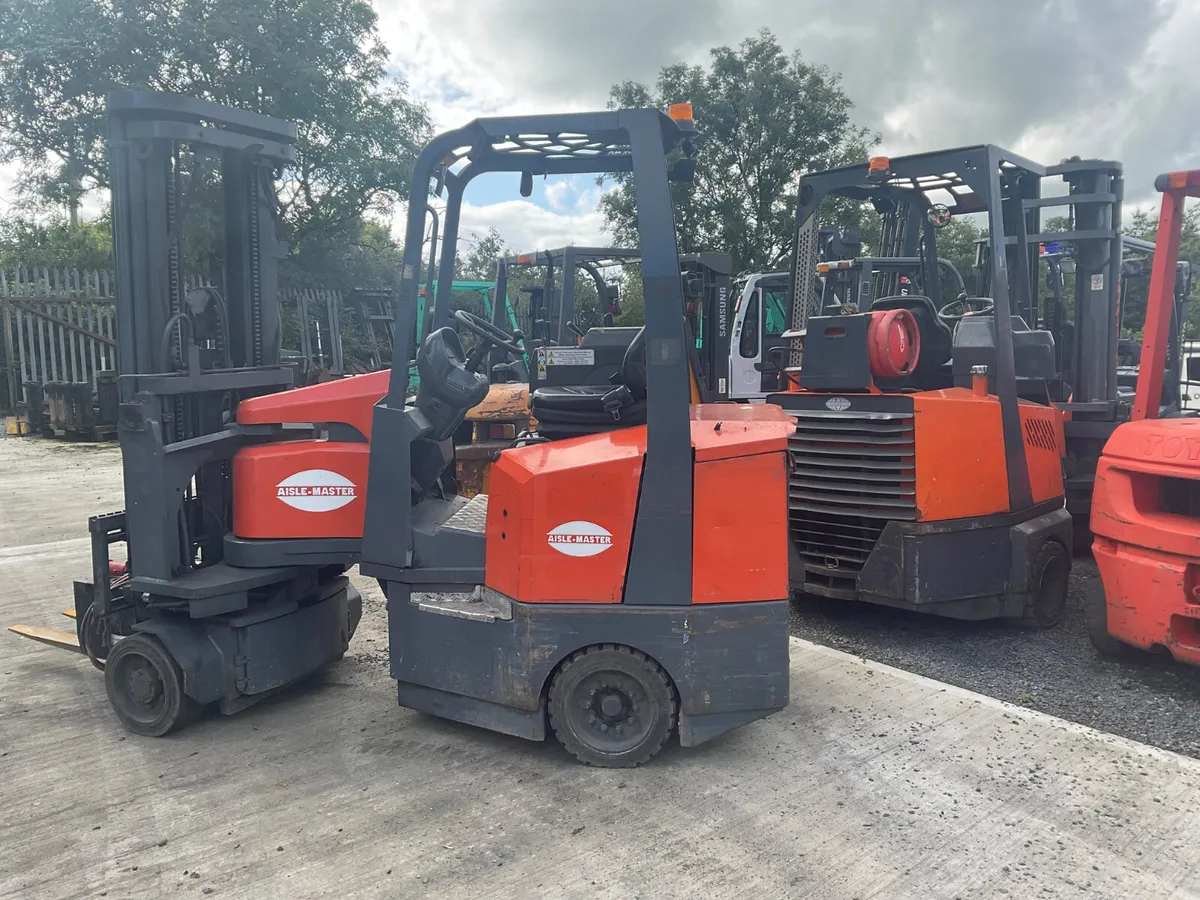 FORKLIFT - Image 2