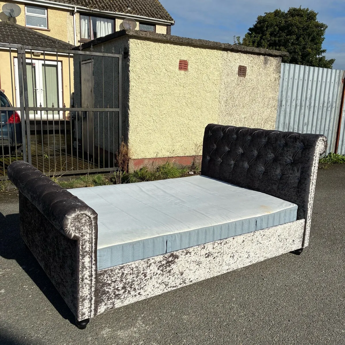 Fab! Double Crushed velvet Bed frame & Mattress - Image 4