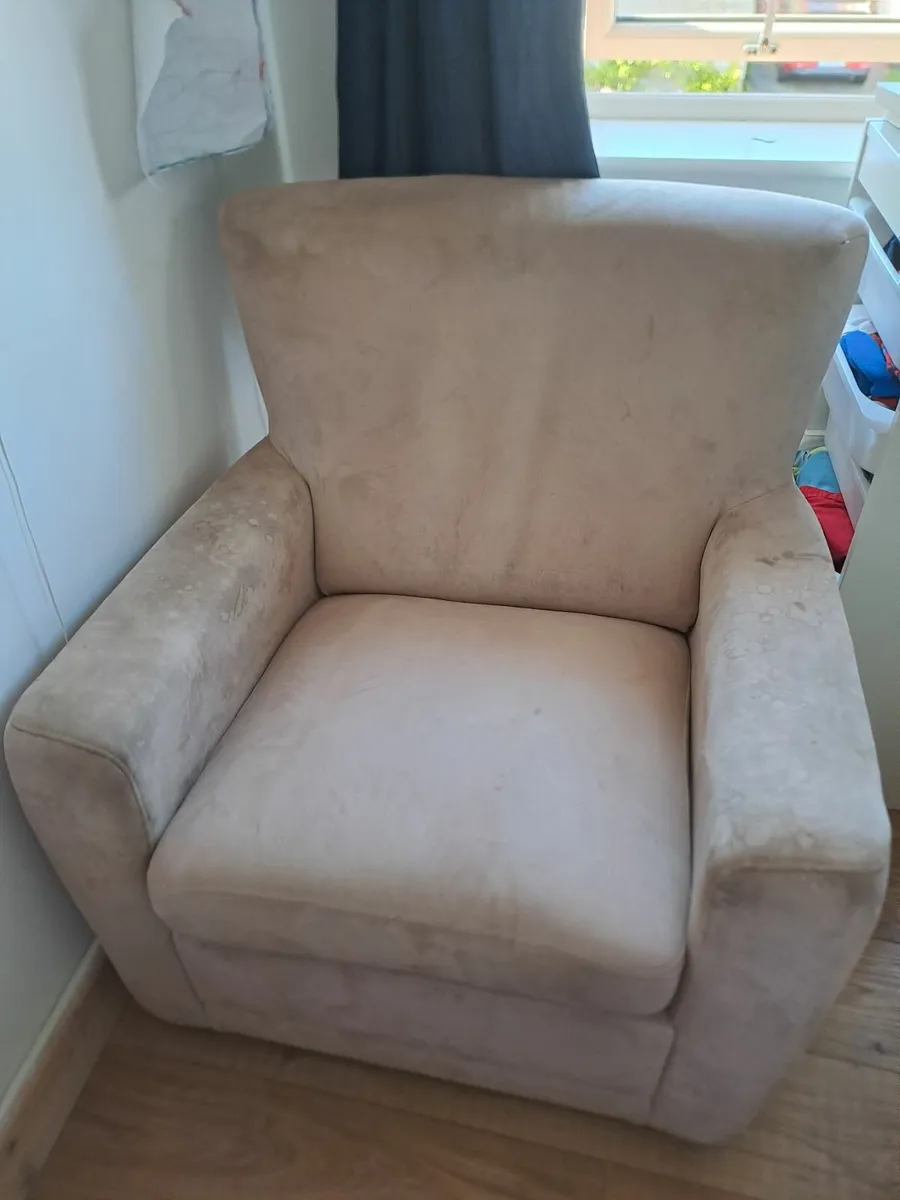 Armchair - Image 1