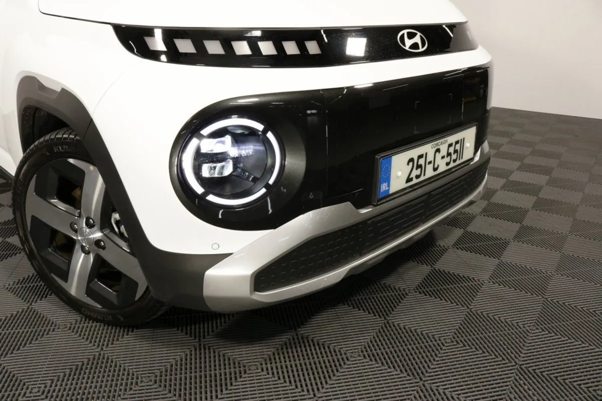 Hyundai INSTER Elegance 49 kWh EV - Image 3