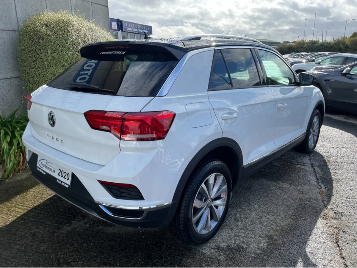 Volkswagen T-Roc STYLE AUTOMATIC 2.0 DIESEL //LOW - Image 4