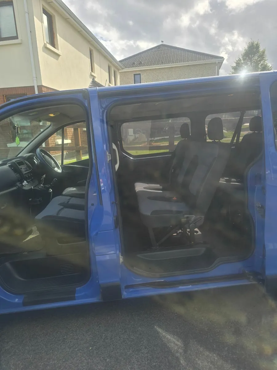 Opel Vivaro 2015 - Image 2