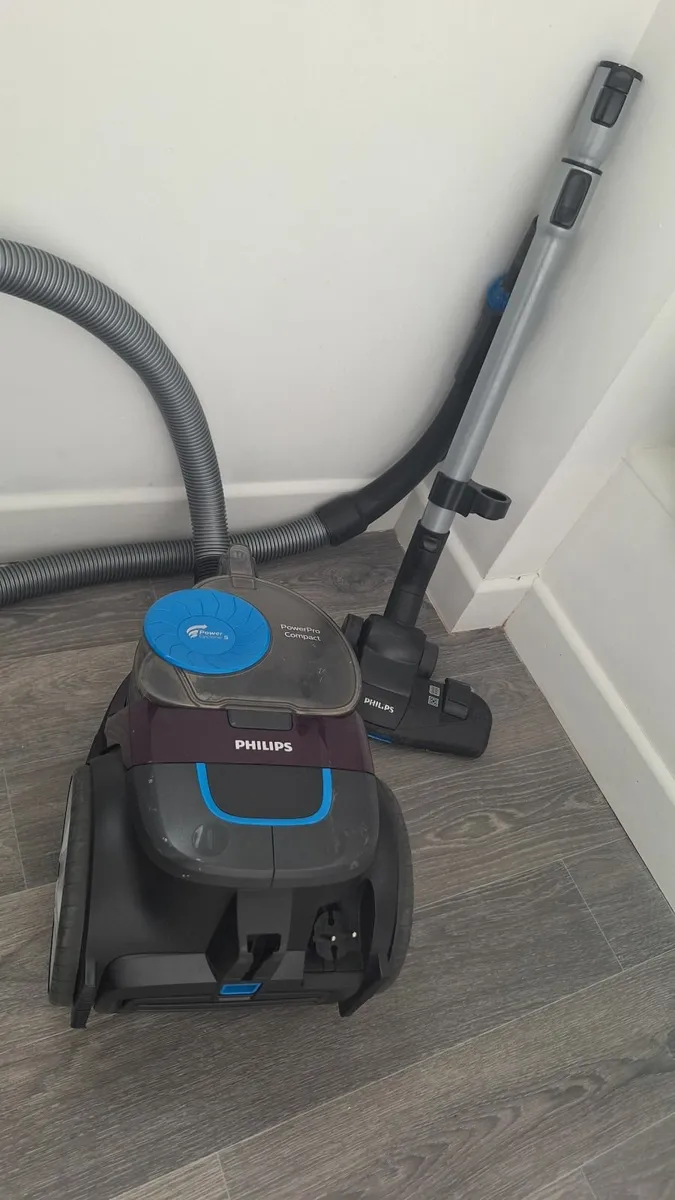 Philips bagless hoover - Image 1