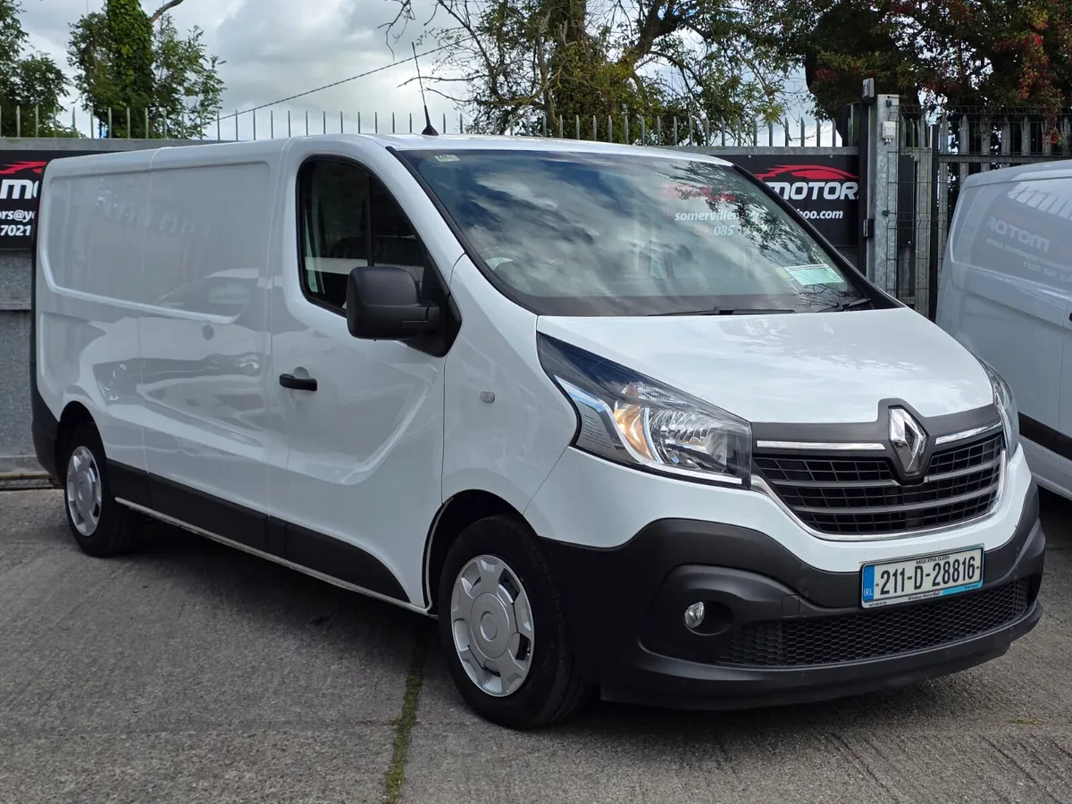 RENAULT TRAFIC 2.0 DIESEL 3 SEATER “VAT INCLUDED” - Image 1