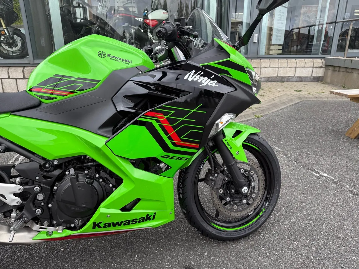 2022 Kawasaki Ninja 400 - Image 2
