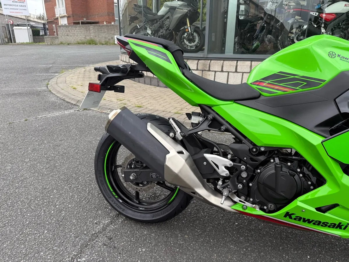 2022 Kawasaki Ninja 400 - Image 3