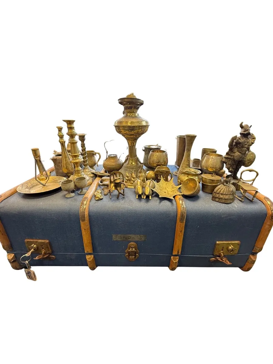 Antiques and collectibles - Image 1
