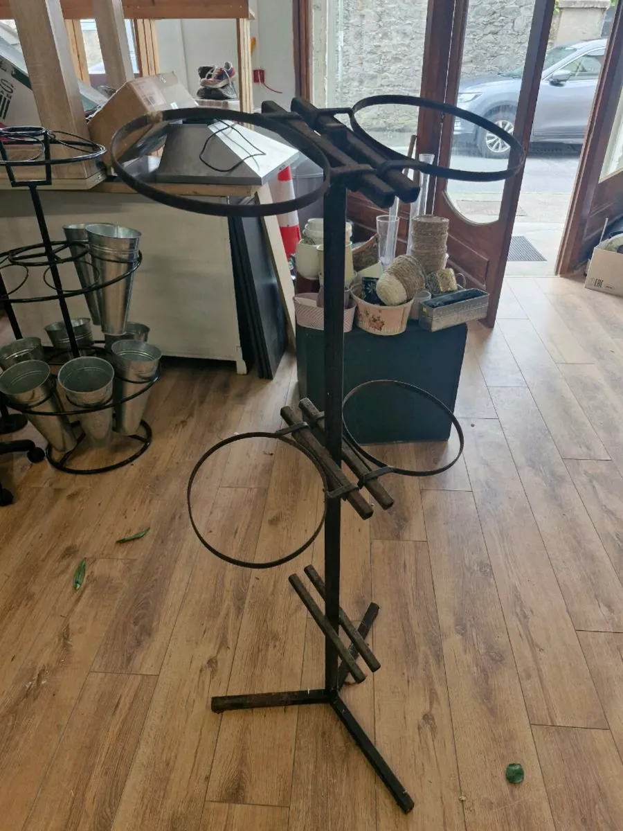 54 inches tall metal plant pot stand - Image 1