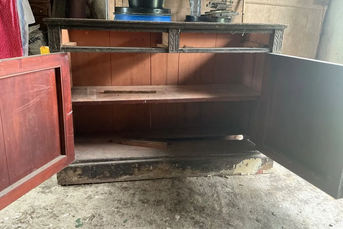 Antique sideboard for Repair/Upcycle - Image 4