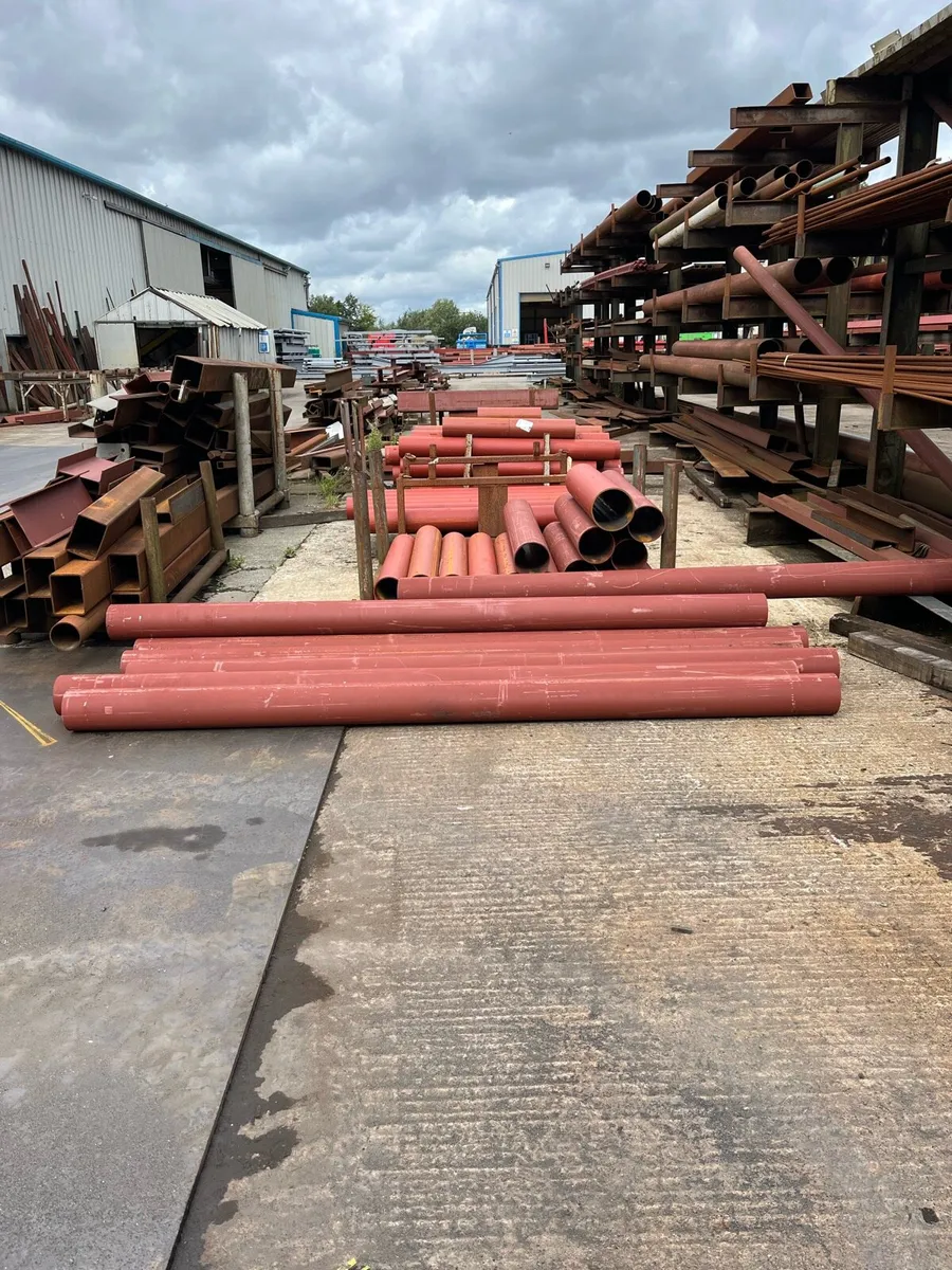 Gate posts (steel piping) - Image 2