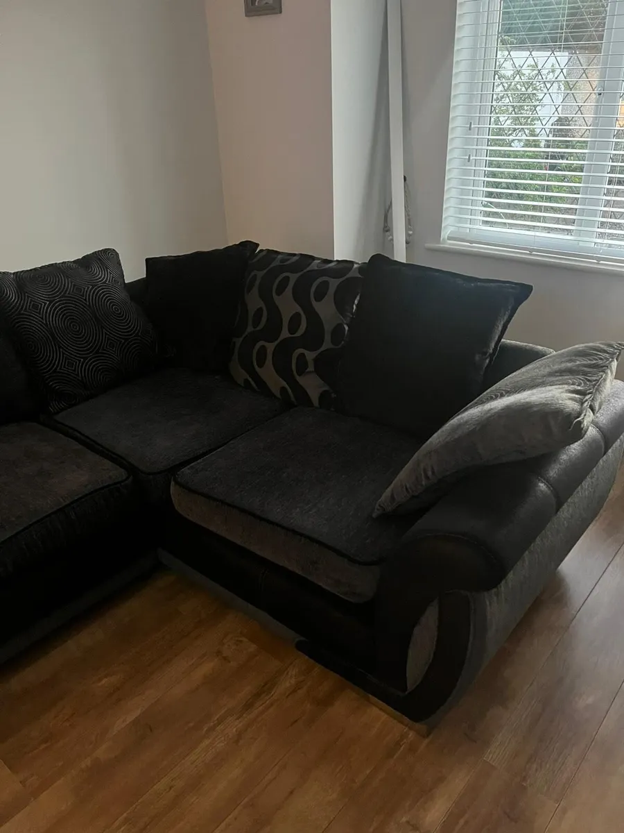 Suite of Furniture - Image 2