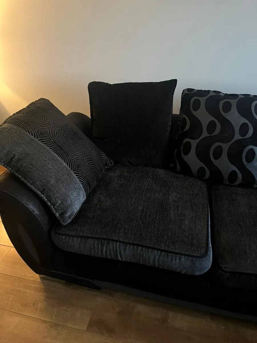 Suite of Furniture - Image 4