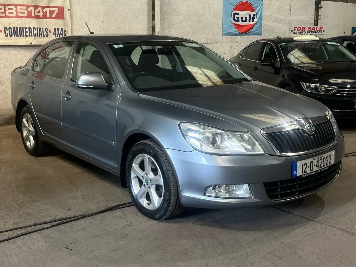2012 SKODA OCTAVIA LOW MILES MINT CONDITION - Image 2