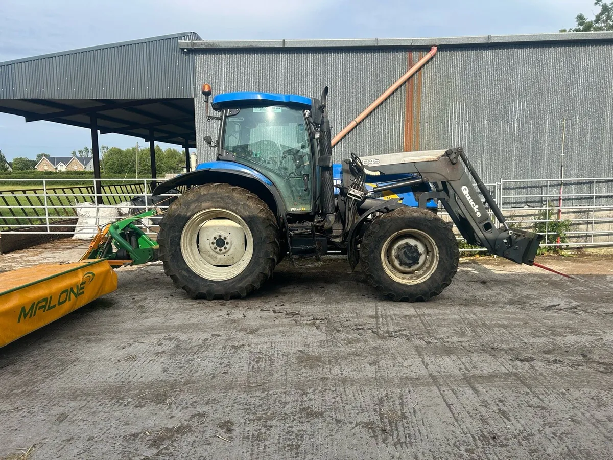 New Holland Tractor - Image 2