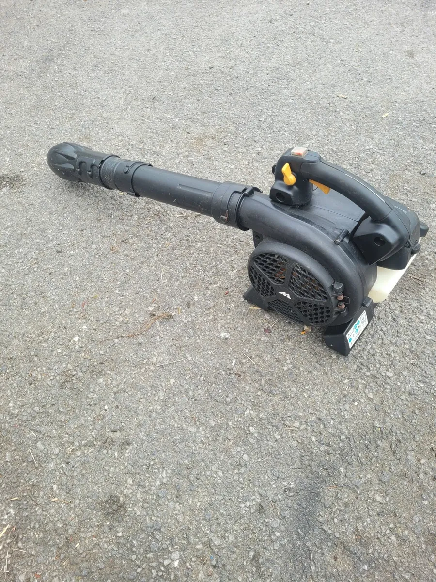 Mcculloch garden blower running well - Image 4