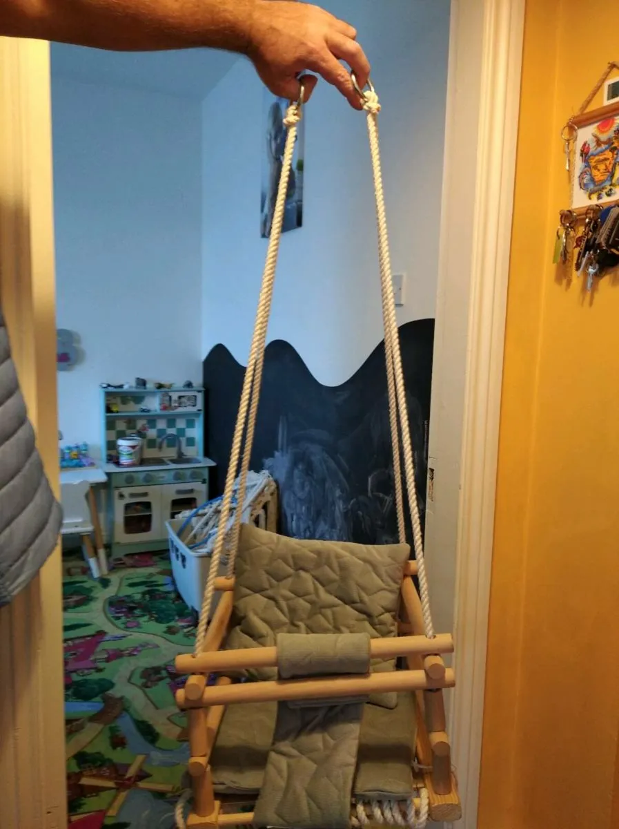 Baby swing - Image 2