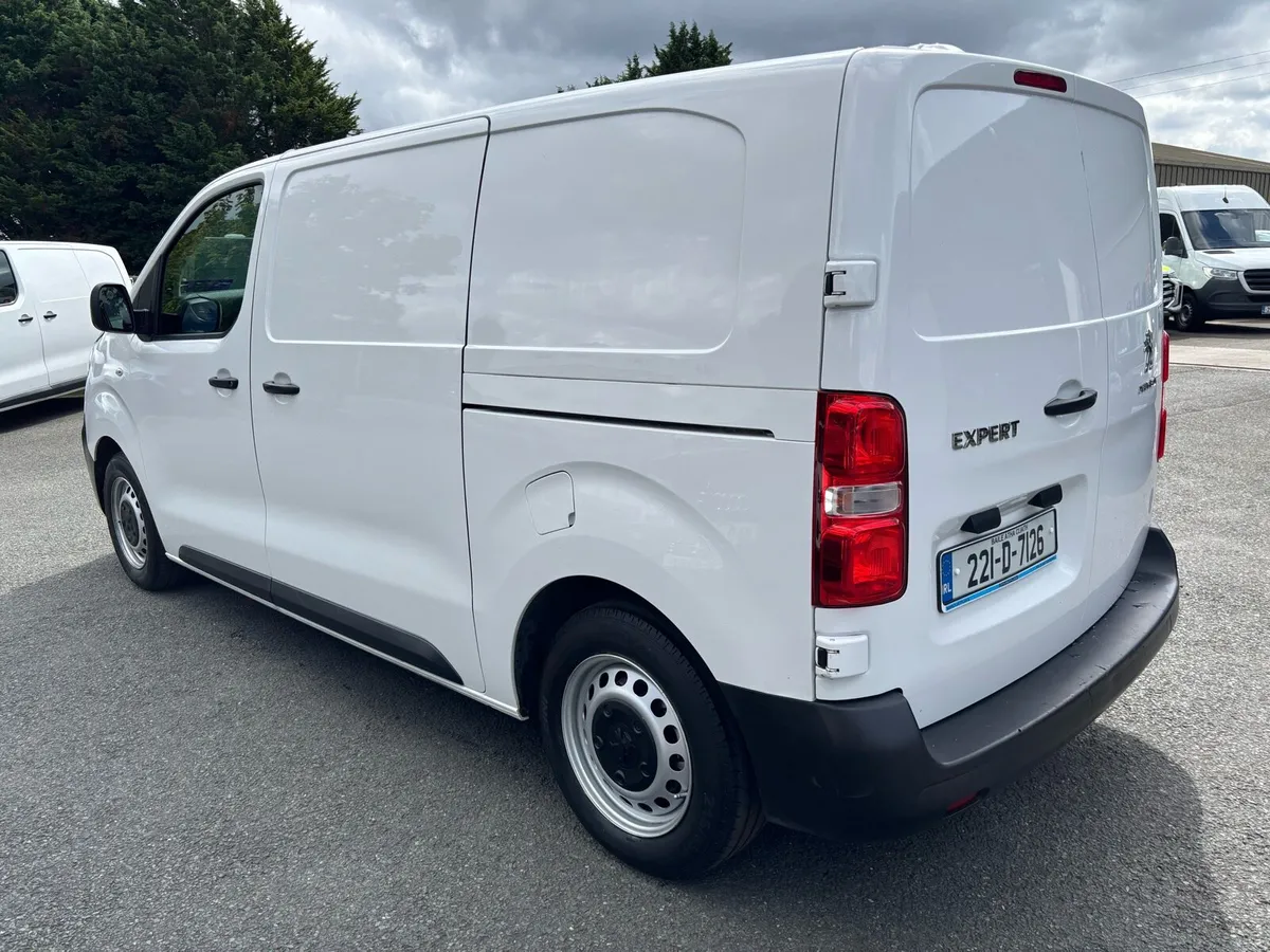 Peugeot Expert 1.5 SWB 2022 - Image 4