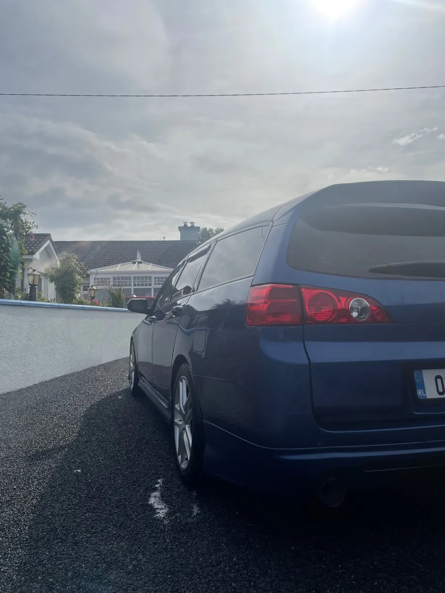 Honda Accord 2003 - Image 2