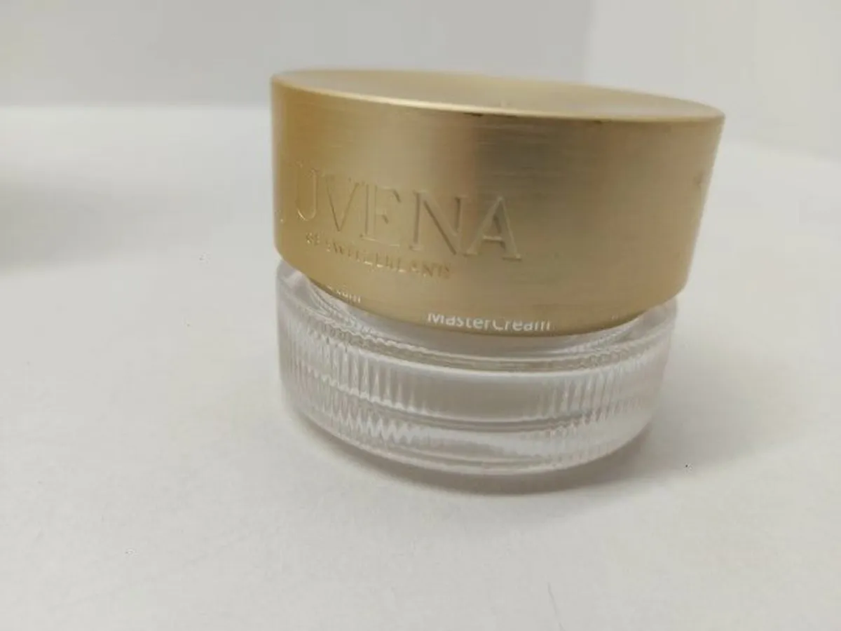 Cosmetics Auction - Image 1